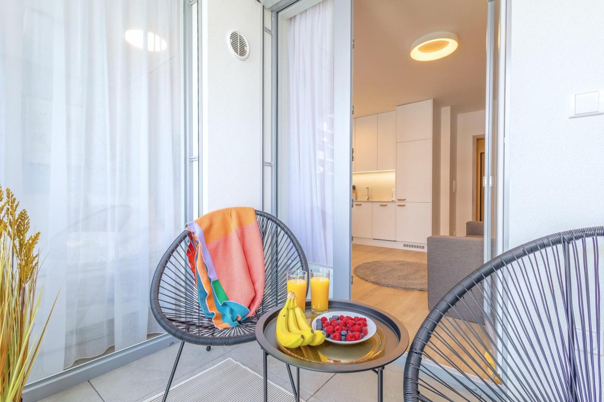 Yellow - Balcony, Free Parking, By Gravity Lejlighed *